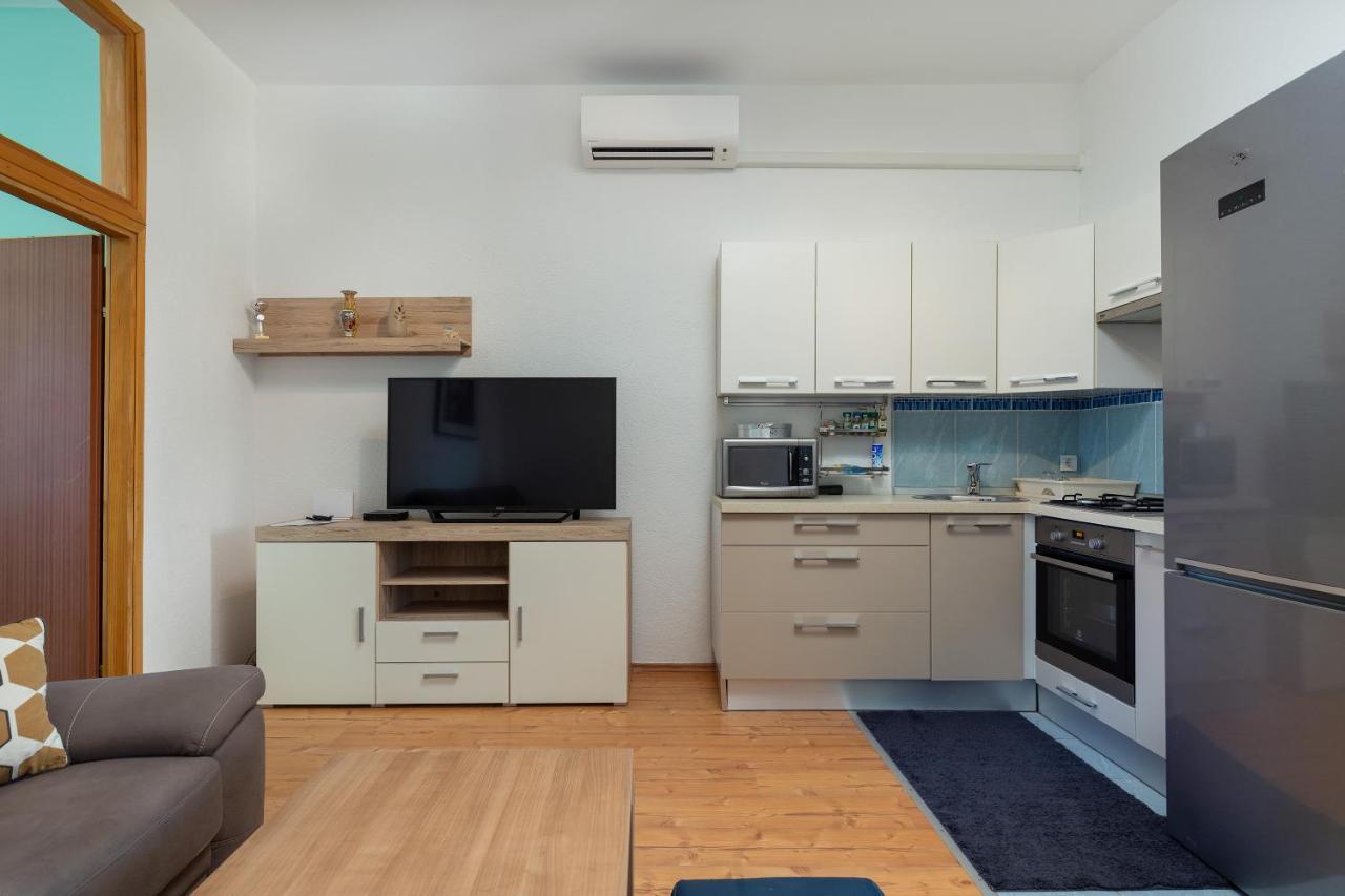 Top Central Apartments Pula Exterior photo