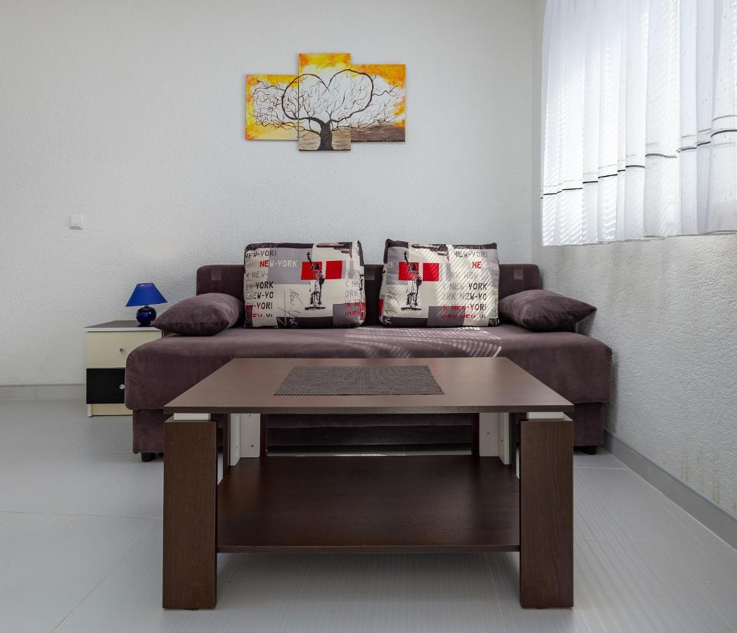 Top Central Apartments Pula Exterior photo