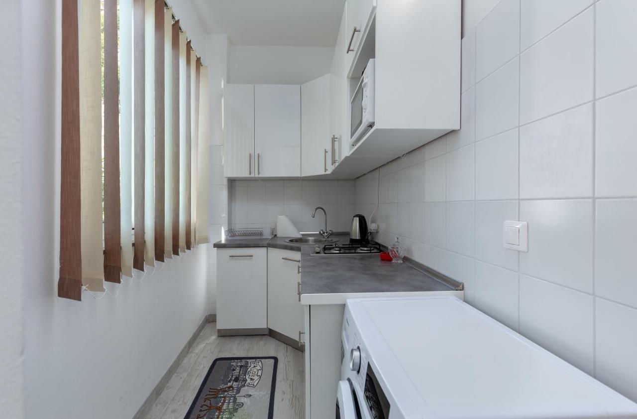 Top Central Apartments Pula Exterior photo