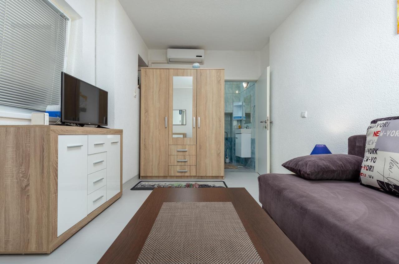 Top Central Apartments Pula Exterior photo