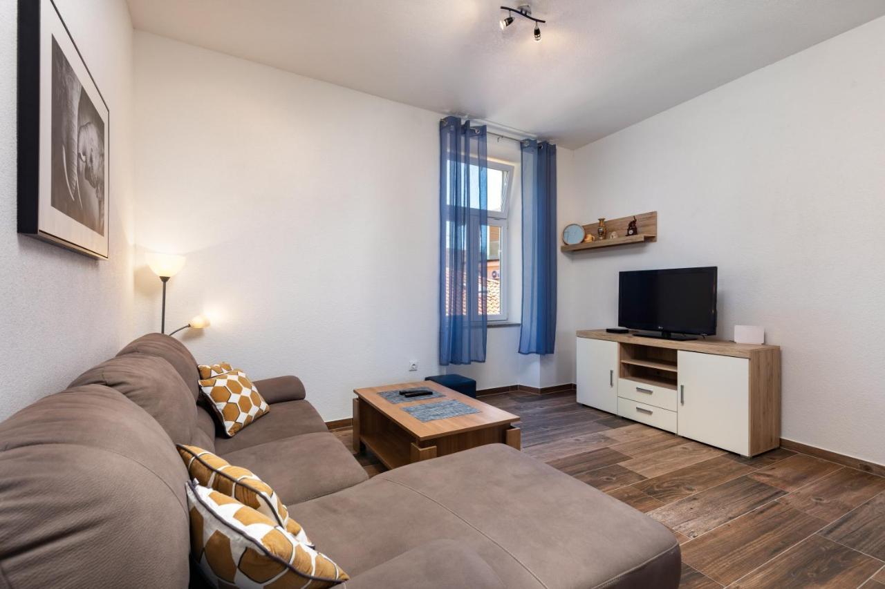 Top Central Apartments Pula Exterior photo