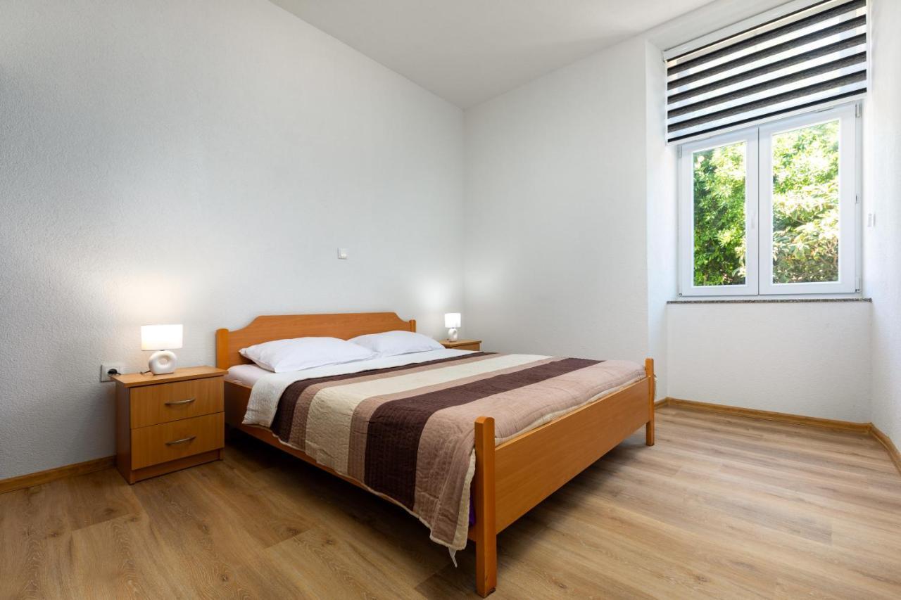 Top Central Apartments Pula Exterior photo