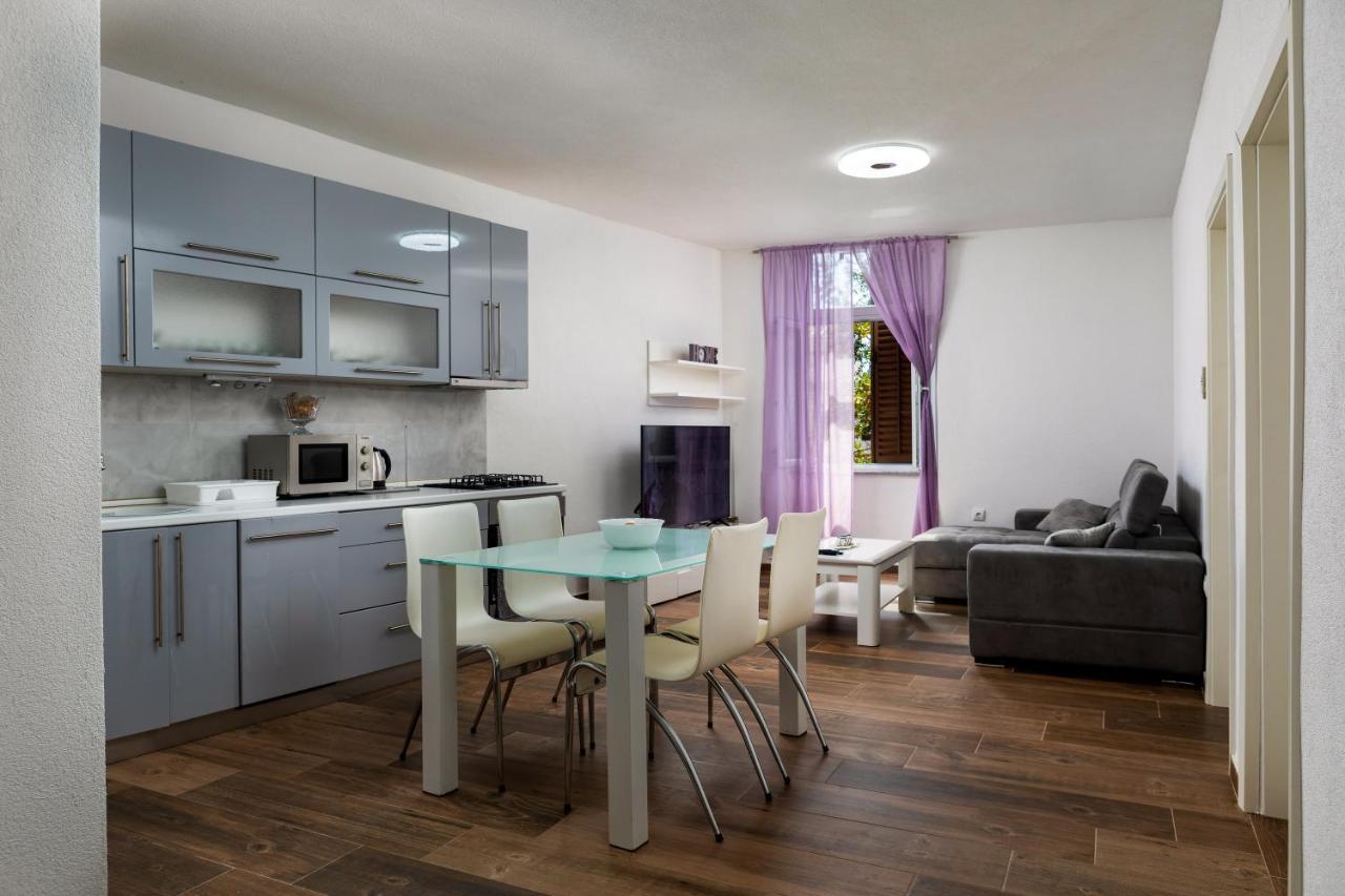 Top Central Apartments Pula Exterior photo