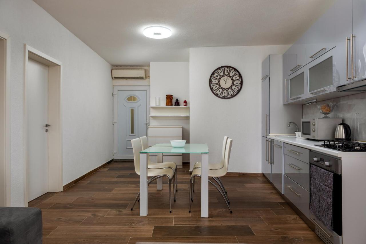 Top Central Apartments Pula Exterior photo