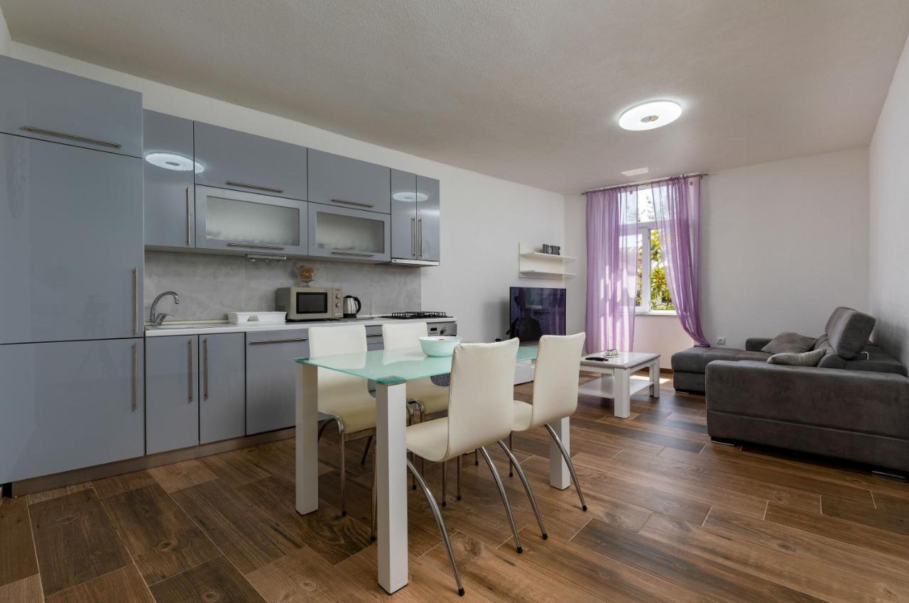 Top Central Apartments Pula Exterior photo